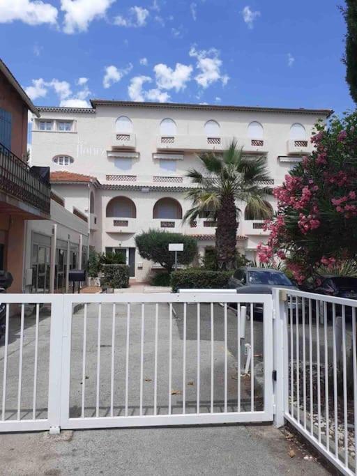 Bandol: Elegant Et Cosy 2 Pieces, Proche Ville Et Plage Zewnętrze zdjęcie